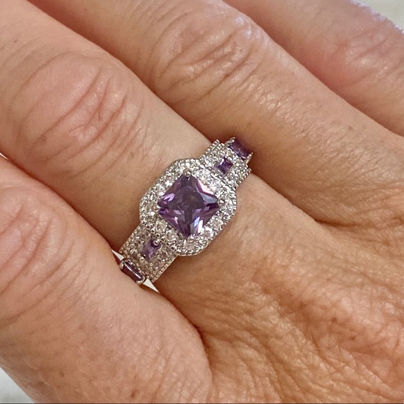 925 Sterling Silver Amethyst CZ Ring - Picture 1 of 9